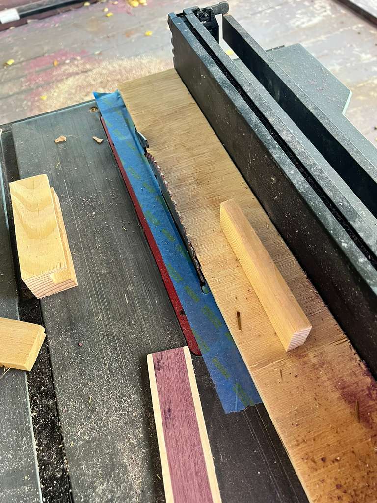 Thin strip setup and zero-clearance tape on the sawblade